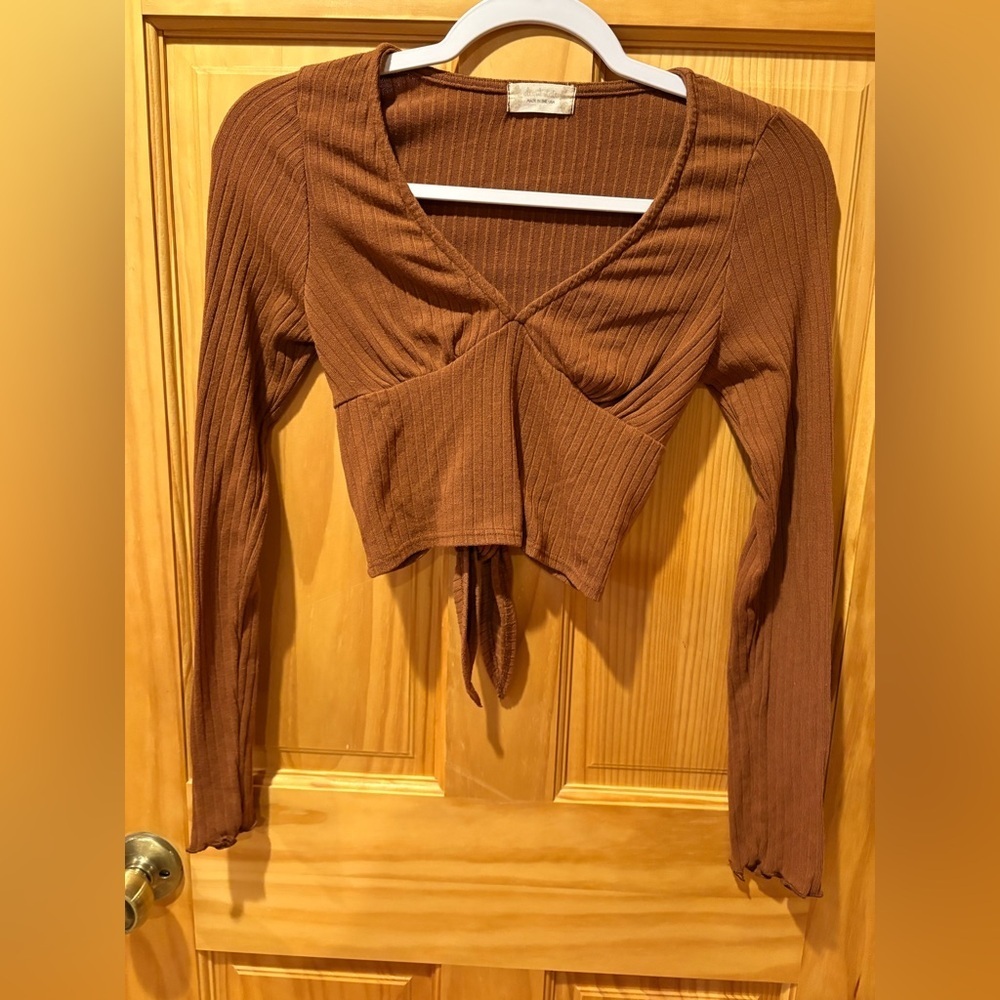 Altar'd State crop tops “Find Your Bow Cropped Open Back Tank," size S